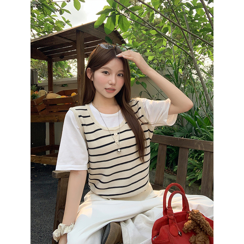 Women’s Striped Faux Two-Piece Knit Short Sleeve Top Summer Loose Casual
