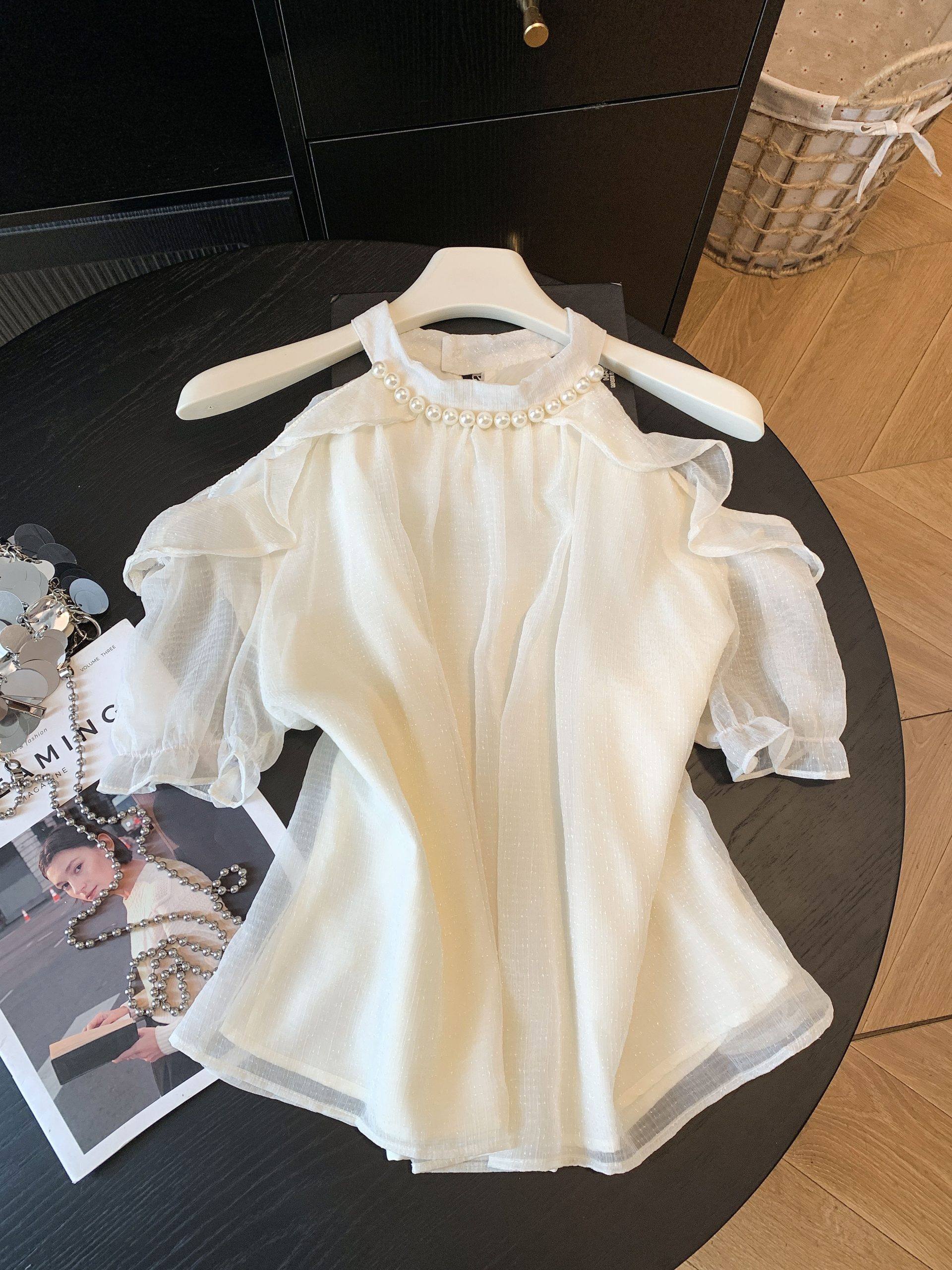 Pure Desire Hot Girl Halter Off-Shoulder Top 2026 Summer Pearl Collar Shirt
